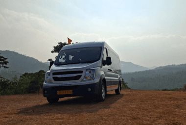Urbania Luxury 16 seater